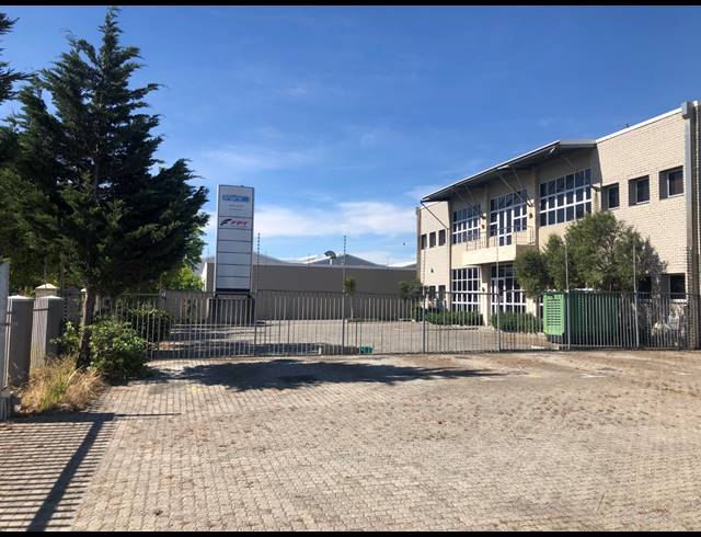 1,890M² WAREHOUSE TO LET IN AIRPORT INDUSTRIA